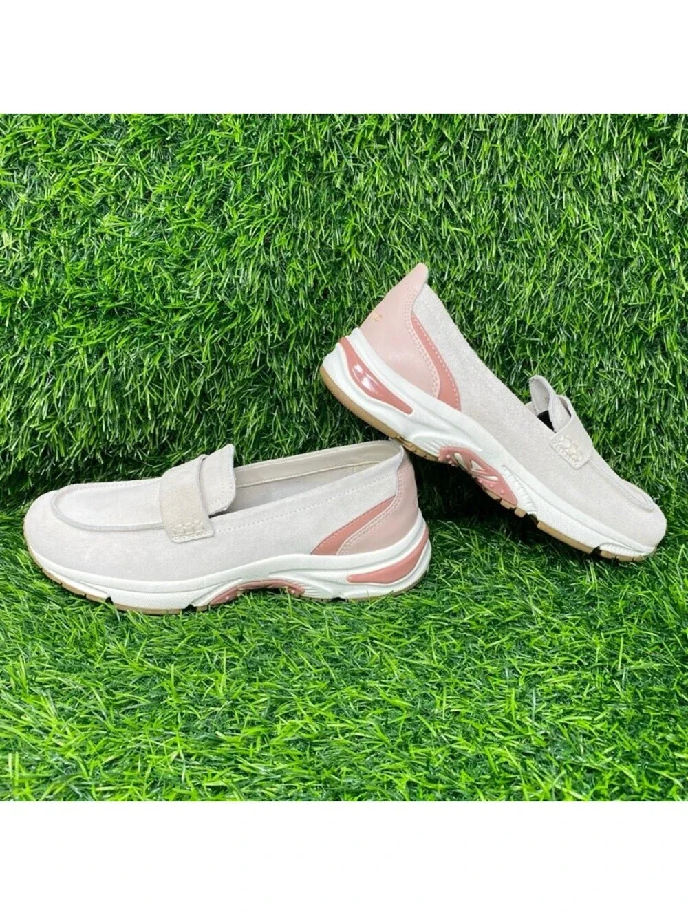 NEW Vionic 23Walk Loafer Women's Size 8 Loafers Slip-Ons Cream Suede 2296